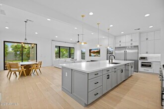 4145 N 42nd Pl in Phoenix, AZ - Building Photo - Building Photo