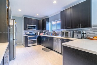 1351 NE 41st Pl in Homestead, FL - Building Photo - Building Photo