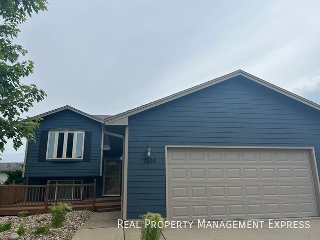 property at 7609 W 67th St