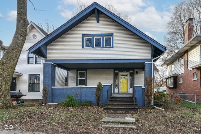 property at 3458 N Kenwood Ave