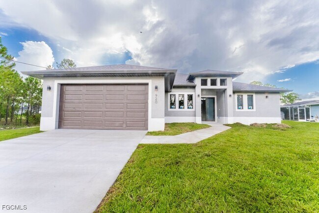 920 Washington Ave in Lehigh Acres, FL - Building Photo - Building Photo