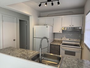 6150 SW 37th St in Davie, FL - Building Photo - Building Photo