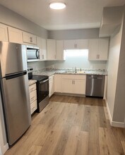 42nd St Apartments in Davenport, IA - Building Photo - Building Photo