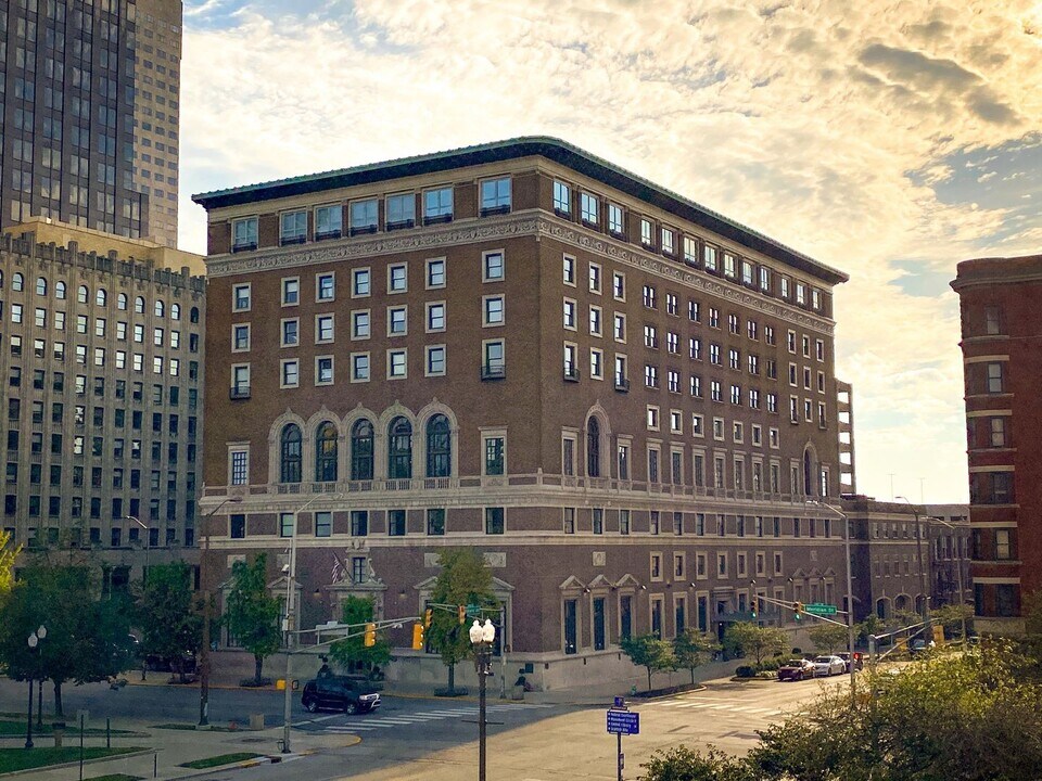 350 N Meridian St, Unit Unit 804 in Indianapolis, IN - Building Photo