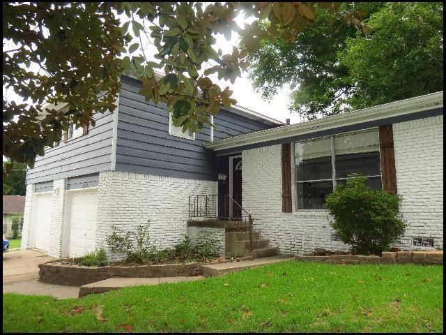 property at 607 S Market St