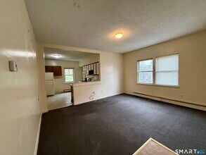 132 Locust St in Waterbury, CT - Building Photo - Building Photo