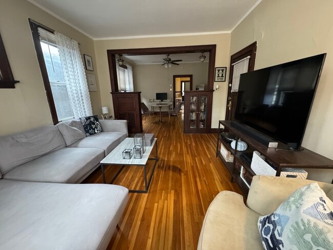 2516 Bellevue Ave, Unit a