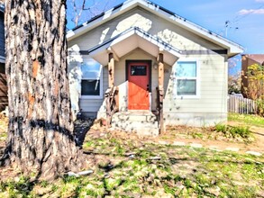 2006 Pennsylvania Ave in Austin, TX - Building Photo - Building Photo