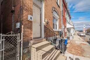 5139 Carnegie St in Pittsburgh, PA - Building Photo