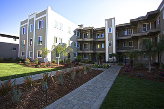 103-109 Dartmouth Rd in San Mateo, CA - Building Photo - Building Photo