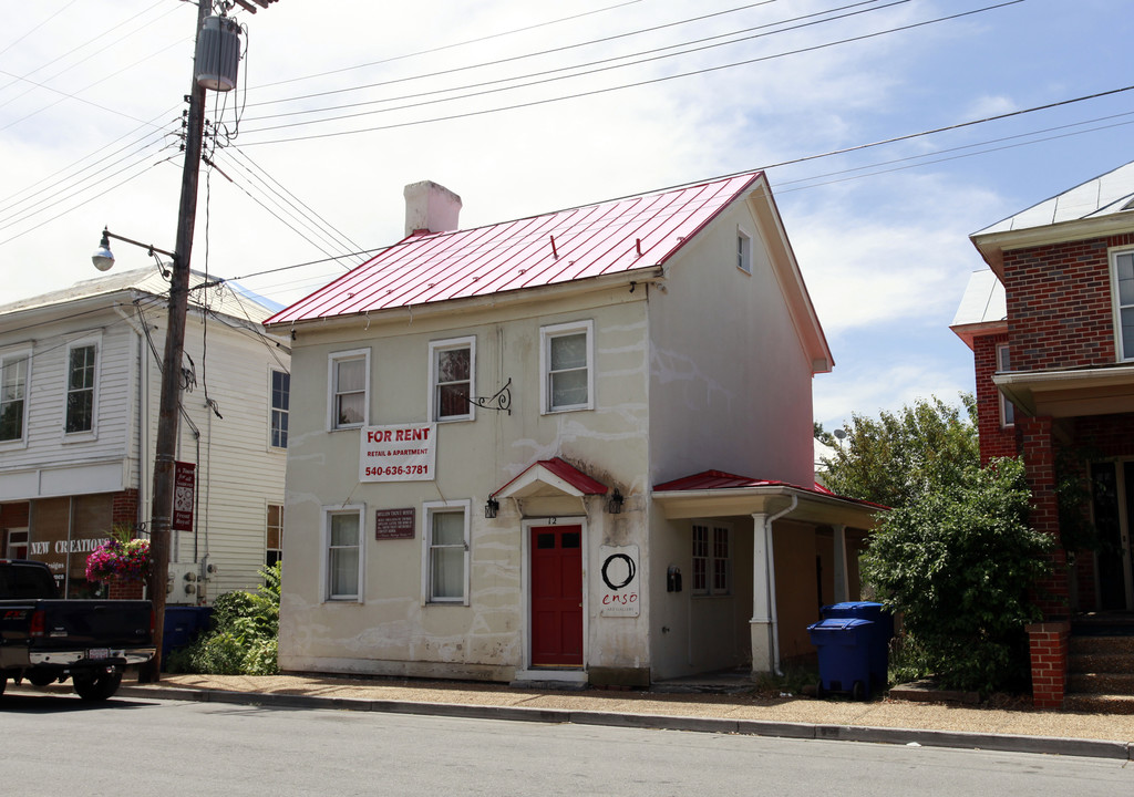 12 Chester St in Front Royal, VA - Building Photo