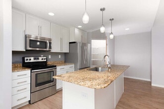 Boulder Apartments, LLC in Grand Forks, ND - Building Photo - Building Photo