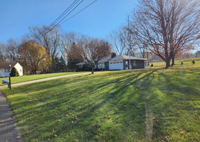 5354 Woodfield Ave in Kalamazoo, MI - Building Photo