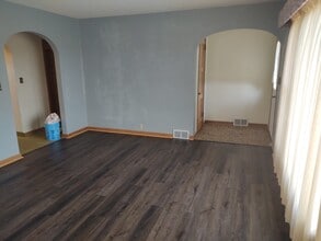 324 Hill St, Unit CLINTON in Clinton, MN - Building Photo - Building Photo