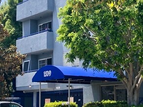 Condo Quality Apartments in Class A+ Building in Los Angeles, CA - Foto de edificio - Building Photo
