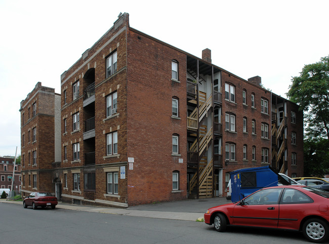 41-49 School St in Springfield, MA - Foto de edificio - Building Photo