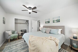 3330 Avenue O 1/2 in Galveston, TX - Foto de edificio - Building Photo