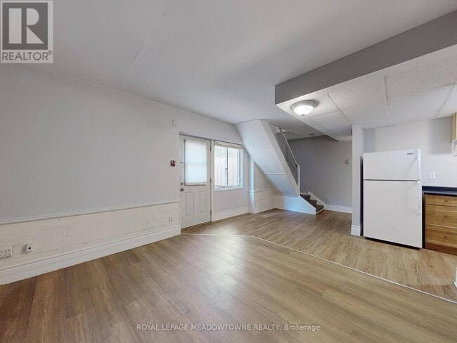 12 Wesleyan St in Halton Hills, ON - Building Photo - Building Photo