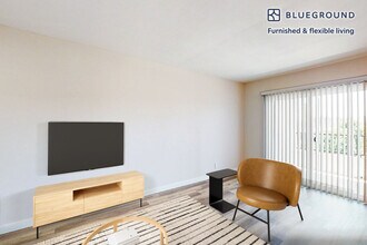 4006 Emerald St in Torrance, CA - Building Photo - Building Photo