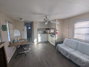 120 Fortner Ave in Lakeland, FL - Foto de edificio - Building Photo