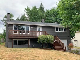 7031 152nd Ave NE in Redmond, WA - Building Photo