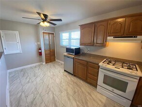 9511 Antigo Dr in St. Louis, MO - Foto de edificio - Building Photo