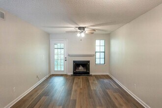 1103 Greentree Ct in Tallahassee, FL - Building Photo - Building Photo