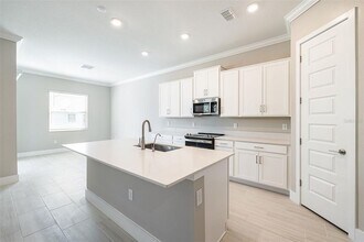 7706 S Shamrock Rd in Tampa, FL - Building Photo - Building Photo