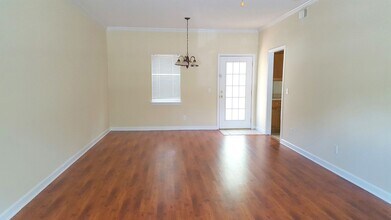 410 S College St in Statesboro, GA - Building Photo - Building Photo