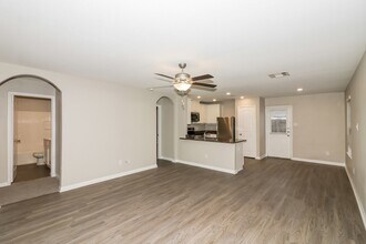 26120 Hals Dr in Magnolia, TX - Building Photo - Building Photo