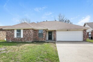 8137 Camelot Rd in Fort Worth, TX - Building Photo