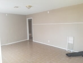 230 e 52nd pl n in Tulsa, OK - Foto de edificio - Building Photo