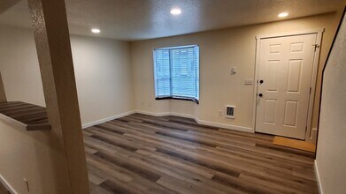 821 Kaiser Rd NW, Unit 7B in Olympia, WA - Foto de edificio - Building Photo