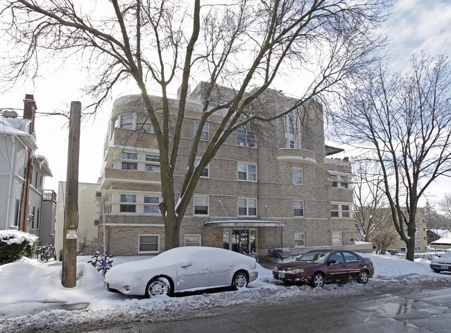 General Bryant Manor Apartments in Madison, WI - Foto de edificio - Building Photo