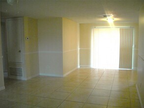 2806 Burr Oak Dr in Tampa, FL - Foto de edificio - Building Photo