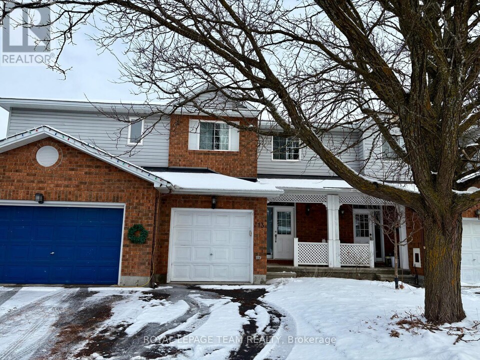 13 Grassy Plains Dr in Ottawa, ON - Building Photo