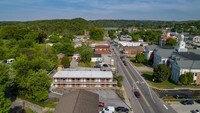 215 E Race St in Kingston, TN - Foto de edificio - Building Photo