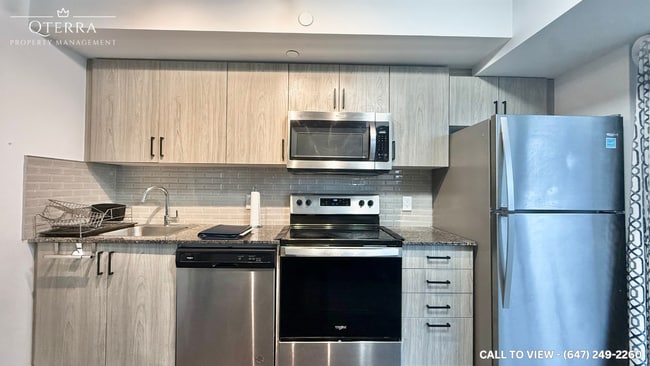 20 Meadowglen Pl in Toronto, ON - Building Photo - Building Photo