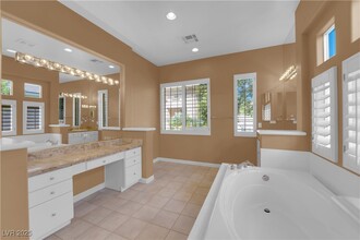 10201 Prestancia Ave in Las Vegas, NV - Building Photo - Building Photo