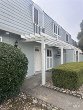 600 Alamo Dr in Vacaville, CA - Building Photo - Building Photo