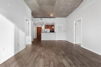 250 Pharr Rd NE in Atlanta, GA - Building Photo - Building Photo