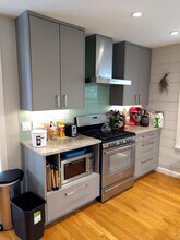 1005 E 43rd St in Austin, TX - Building Photo - Building Photo