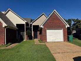 5164 Walton Lake in Memphis, TN - Building Photo