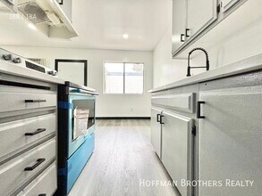 8204 Langdon Ave in Los Angeles, CA - Building Photo - Building Photo