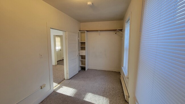 1563 E Madison St in Eau Claire, WI - Building Photo - Building Photo