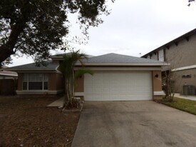111 Lochness Ln in Kissimmee, FL - Building Photo
