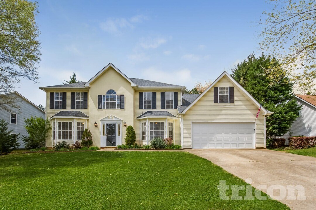 2198 Colony Dr in Canton, GA - Building Photo