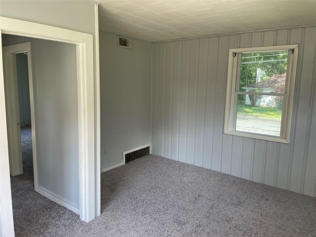 property at 10 Goldman Rd