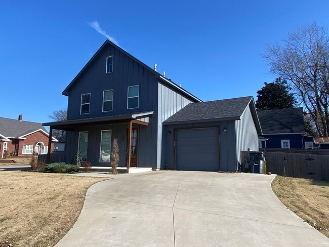 303 S Atoka Ave in Coweta, OK - Building Photo - Building Photo