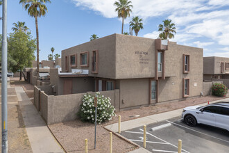 Hallcraft Villas West in Phoenix, AZ - Building Photo - Building Photo